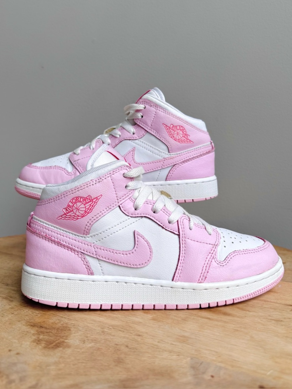 Nike Air Jordan 1 Mid GS Pink Foam Fire Red White DQ8423-608 Size 4.5Y / Women 6